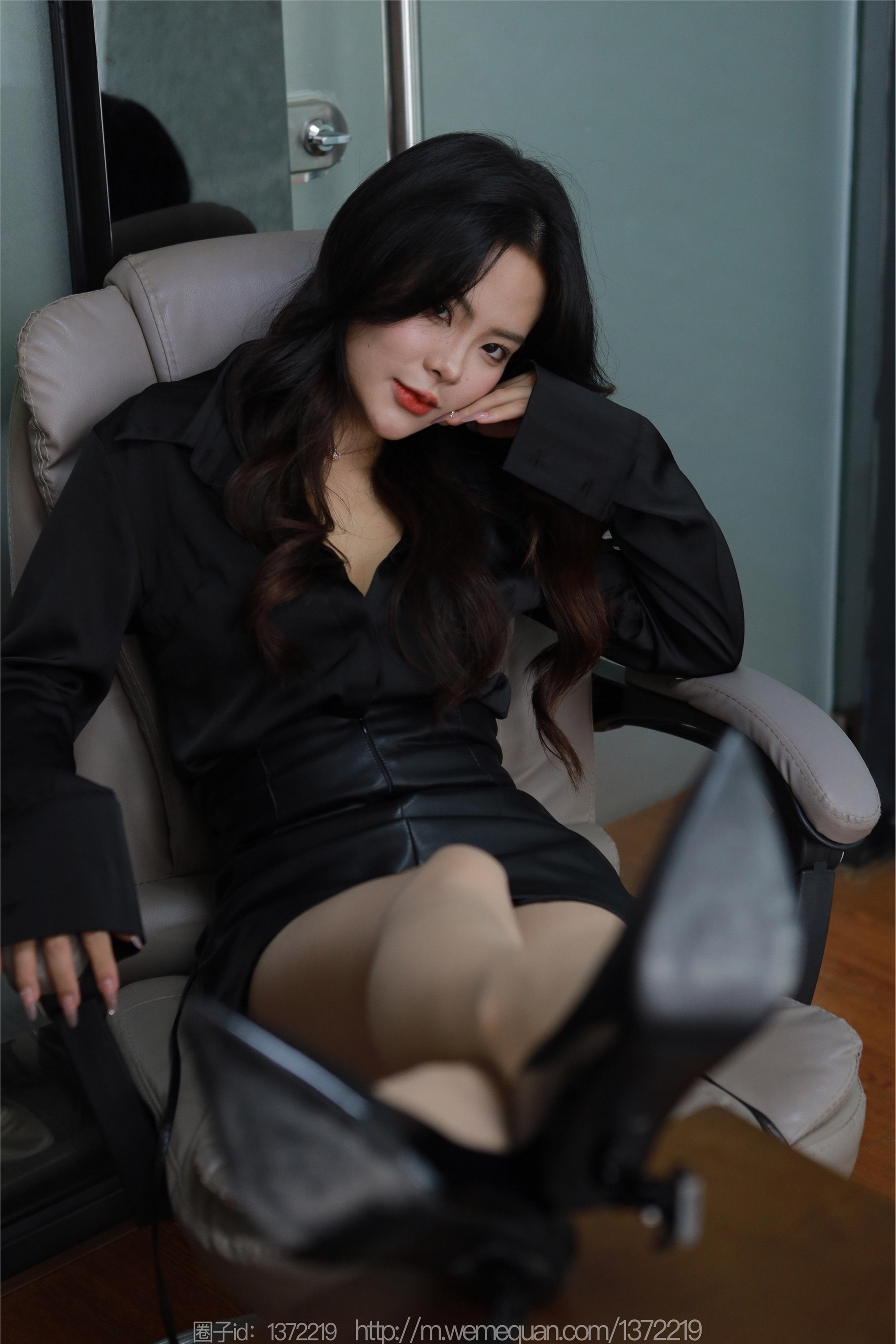 IESS异思趣向  2023.09.21 丝享家 1539 兔兔《桌上的办公》